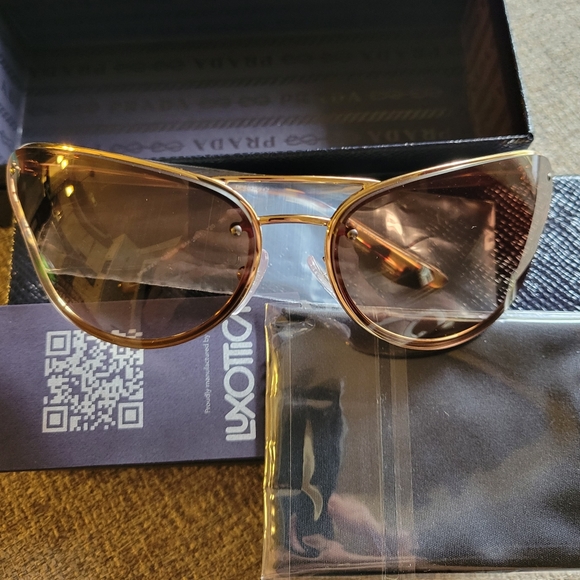 Prada Butterfly Catwalk Sunglasses SPR74vs 1119 - Picture 12 of 13